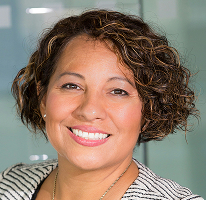 Claire Ashford, Compliance-Leiterin bei einer Finanzregulierungsstelle, Headshot